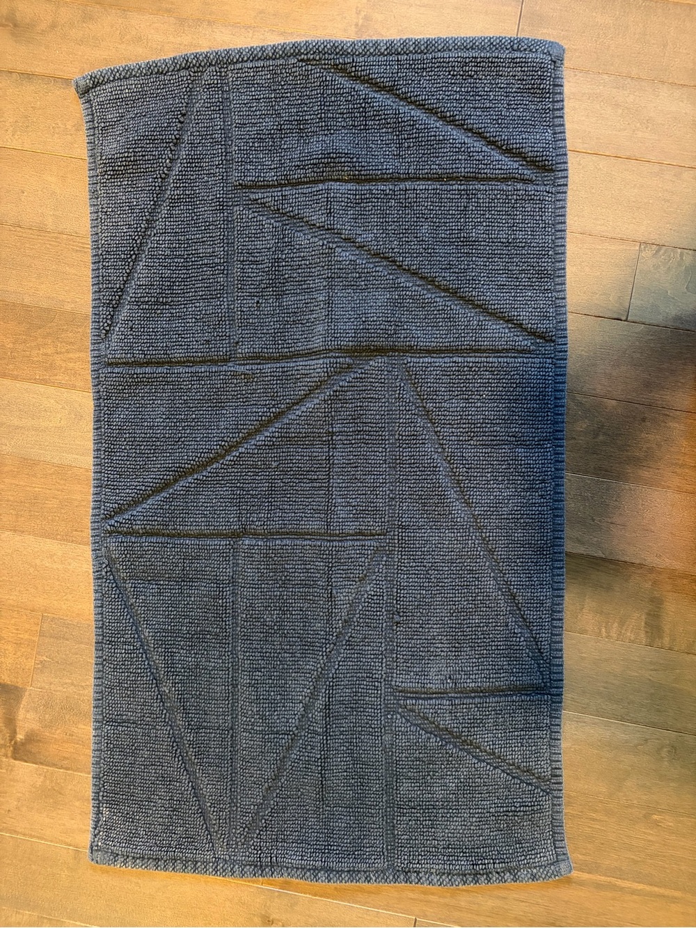 West Elm Triangle Sculpted Bath Mat 20 x 34 Midnight